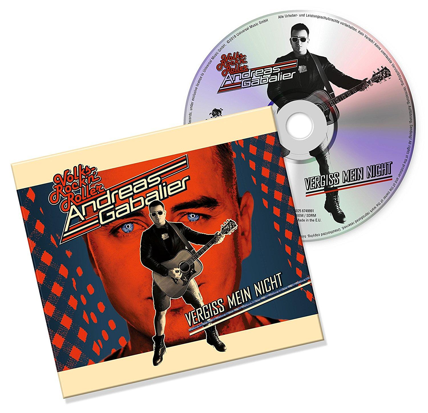 Albumcover von Andreas Gabalier mit einer CD. Gabalier hält eine Gitarre. Die CD sagt 'Vergiss Mein Nicht'.