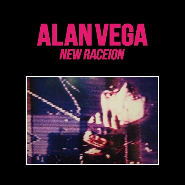 Albumcover von Alan Vegas 'New Raceion'. Eine Person ist sichtbar, mit verschwommenem Gesicht und Text auf schwarzem Grund.