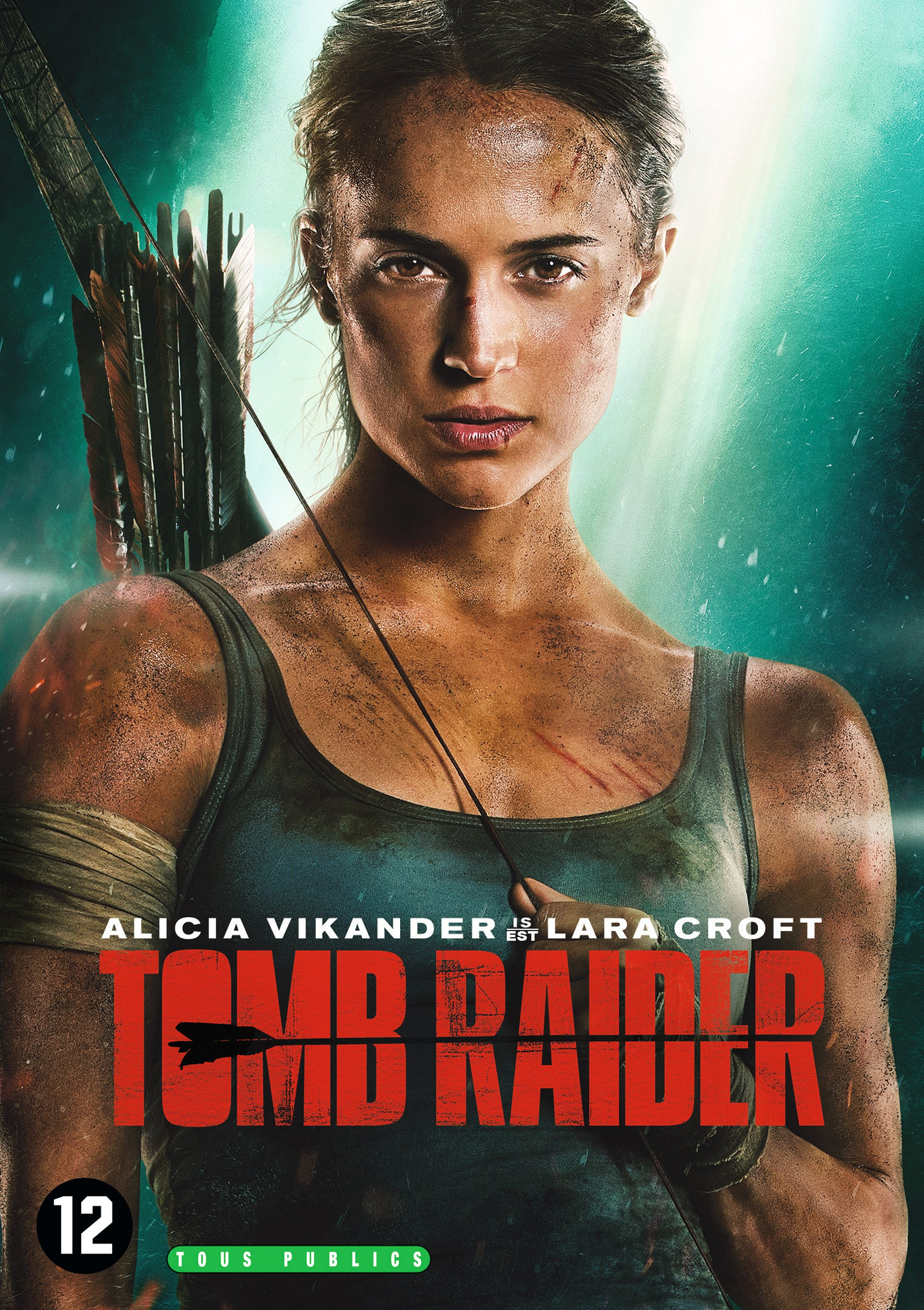 Tomb Raider filmposter. Alicia Vikander als Lara Croft. Afbeelding van vrouw met boog, met titeltekst.