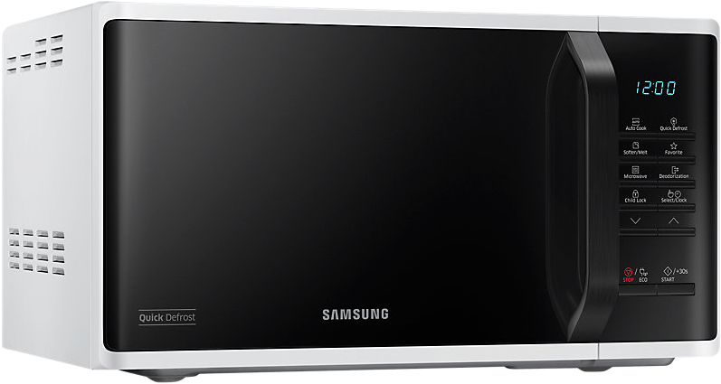 Egy fehér Samsung mikrohullámú sütő fekete ajtóval és digitális óra kijelzővel.