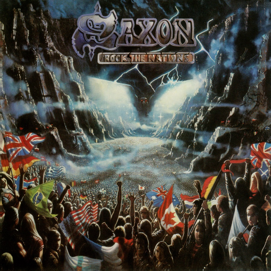 A Saxon 'Rock the Nations' album borítója, tömeggel, zászlókkal, hegyekkel és villámlással teli égbolttal.