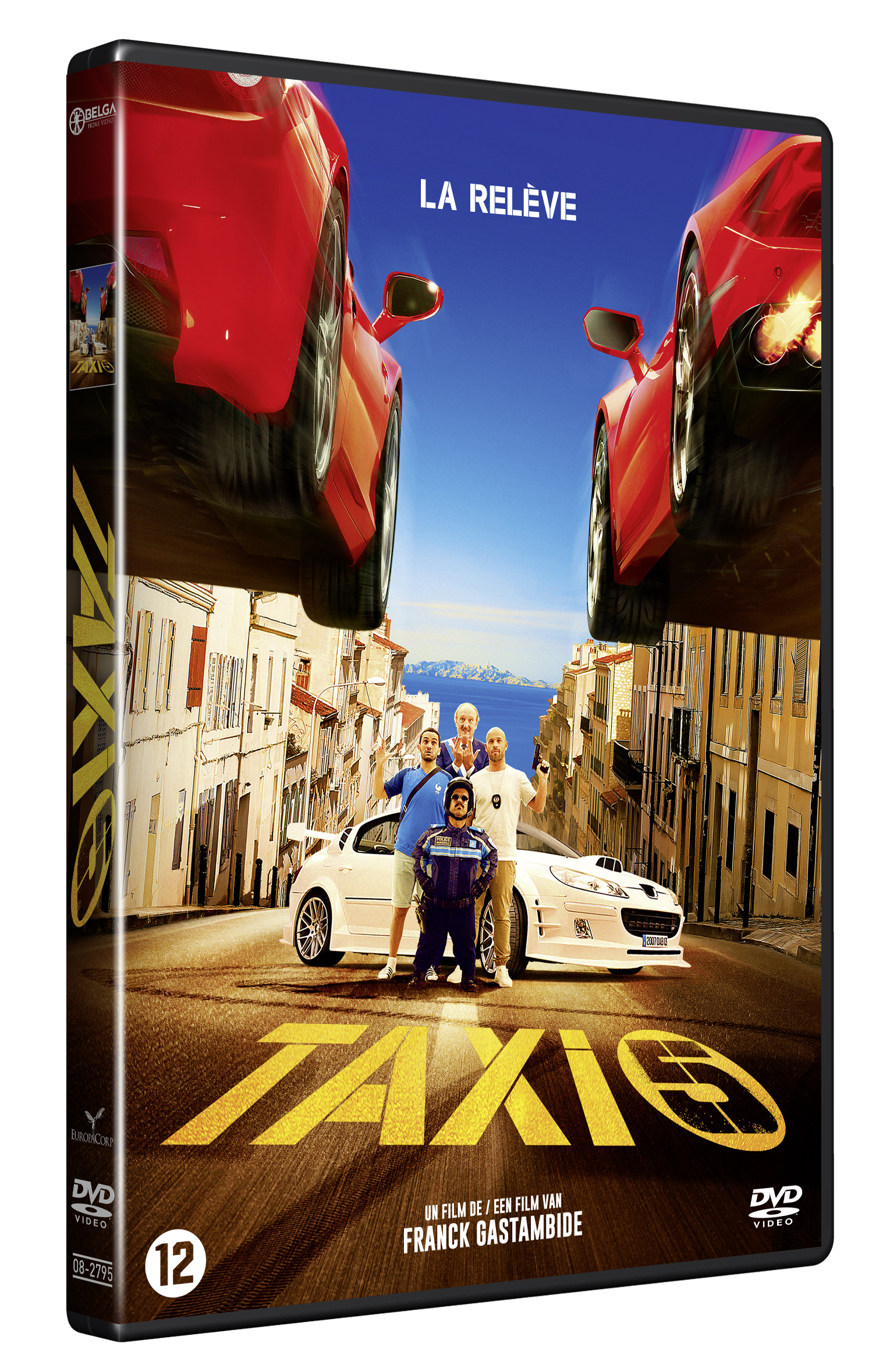 DVD-hoes van de film Taxi 5 met rode auto's, mensen en een witte auto op een weg.