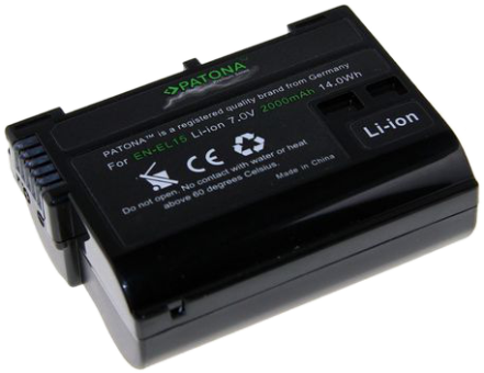 Batteria nera Patona. Il testo sulla confezione è bianco e verde.