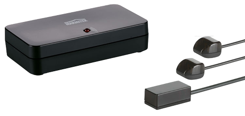 Appareil Marmitek noir avec 3 cordons noirs de connexion. Une lumière rouge est allumée sur l'appareil.