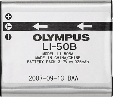 Batteria Olympus LI-50B, bianco e nero, sfondo bianco.