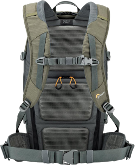 Sac à dos gris et vert olive, avec sangles, dos en maille, boucles et logo 'Lowepro'.