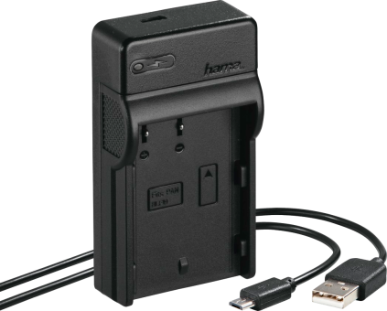 Schwarzes Hama-Kamera-Akkuladegerät mit zwei USB-Kabeln, einem Micro-USB und einem USB. Eine Ladeanzeige ist sichtbar.