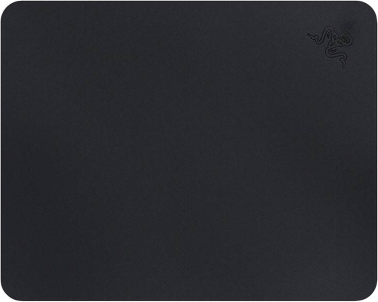 Fekete téglalap alakú egérpad, Razer logóval a jobb felső sarokban.