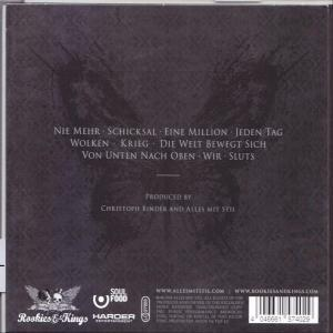 CD-Cover mit dunklem Hintergrund und Schmetterlingssilhouette. Text in Weiß, inkl. Songtiteln.