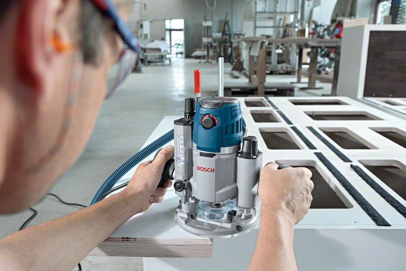 BOSCH PROFESSIONAL GOF 1600 CE felsőmaró  - 601624020