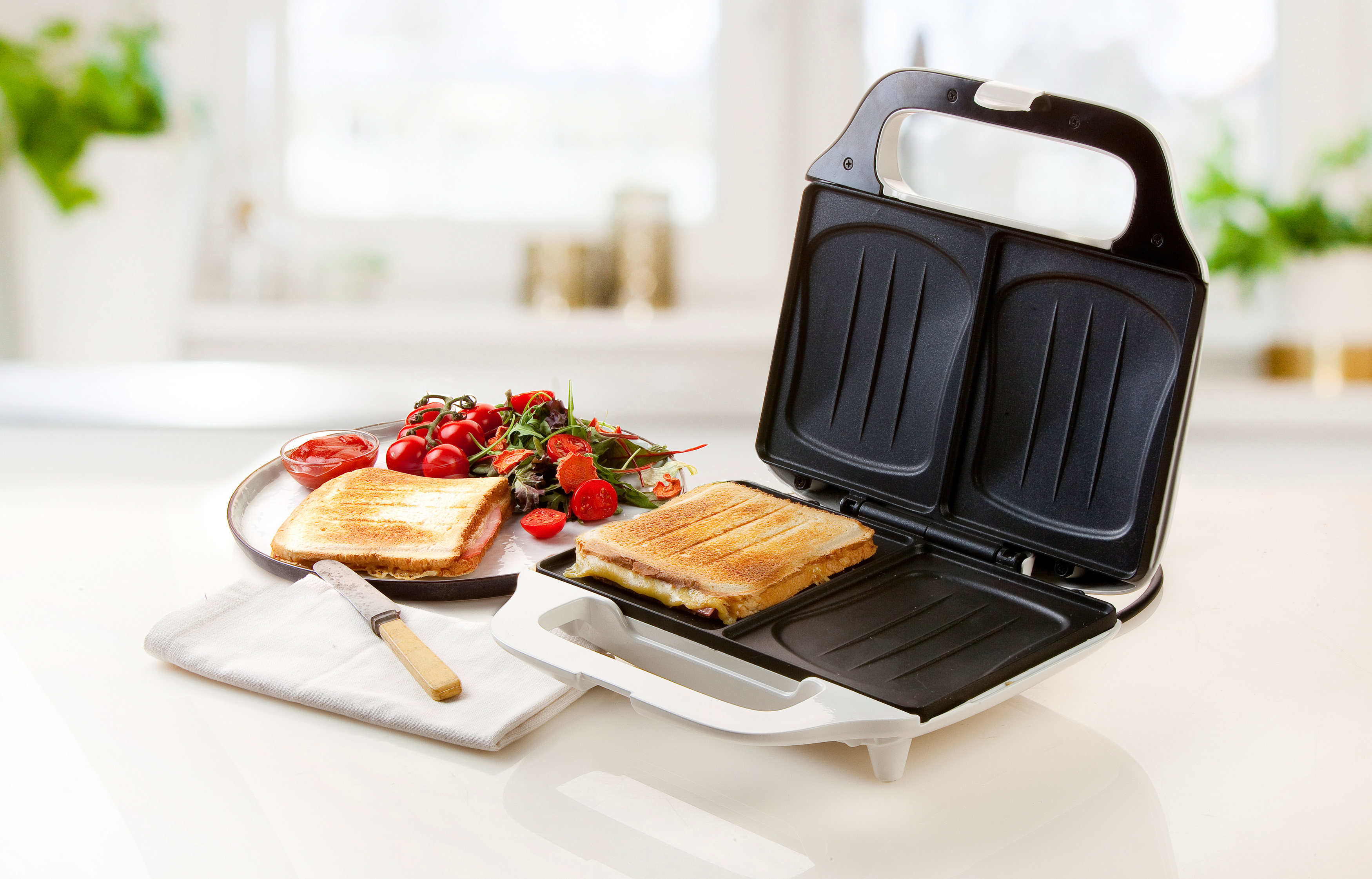 DOMO DO9056C Sandwichmaker Weiß