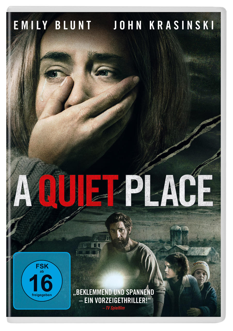 Filmposter mit Emily Blunt und John Krasinski. Eine Frau bedeckt ihren Mund.