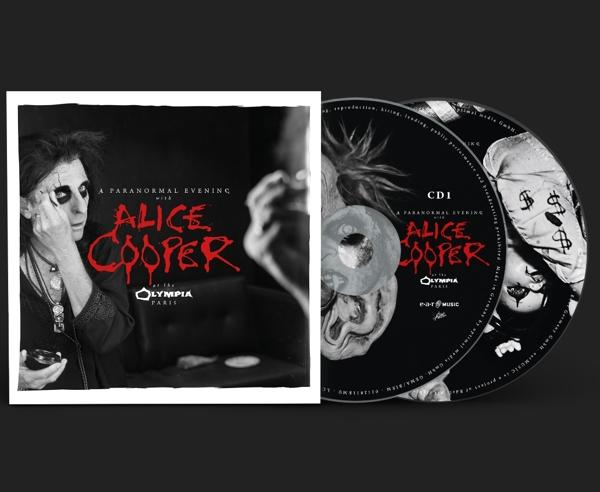 CD-Cover mit Alice Cooper beim Schminken und zwei CDs auf dunklem Hintergrund.