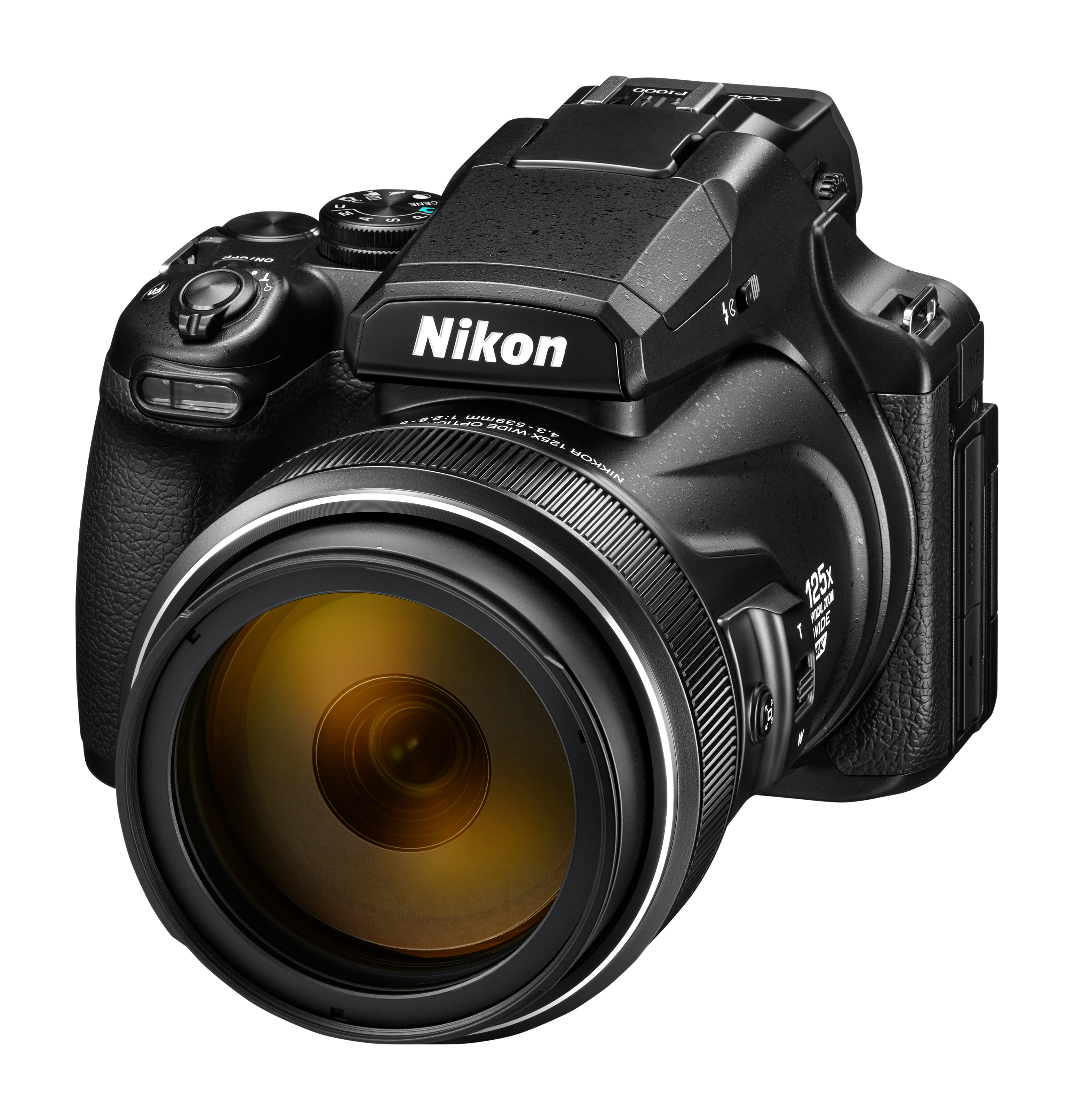 Schwarze Nikon-Kamera mit großem Objektiv auf weißem Hintergrund.