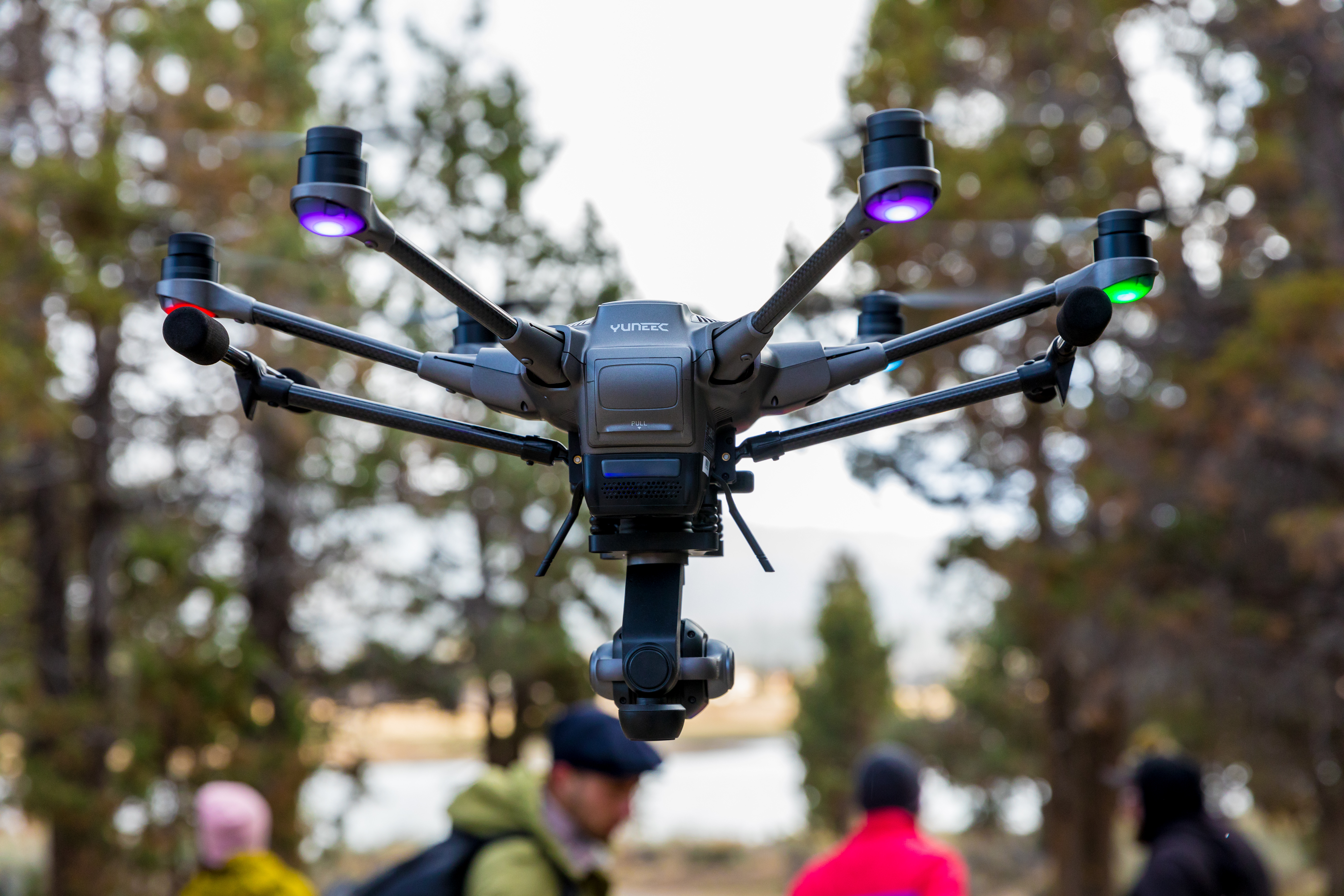 YUNEEC Typhoon H Plus mit Intel RealSense, Drohne mit Premium-Kamera (20 MP, 4K mit 60FPS) Drohne, Schwarz