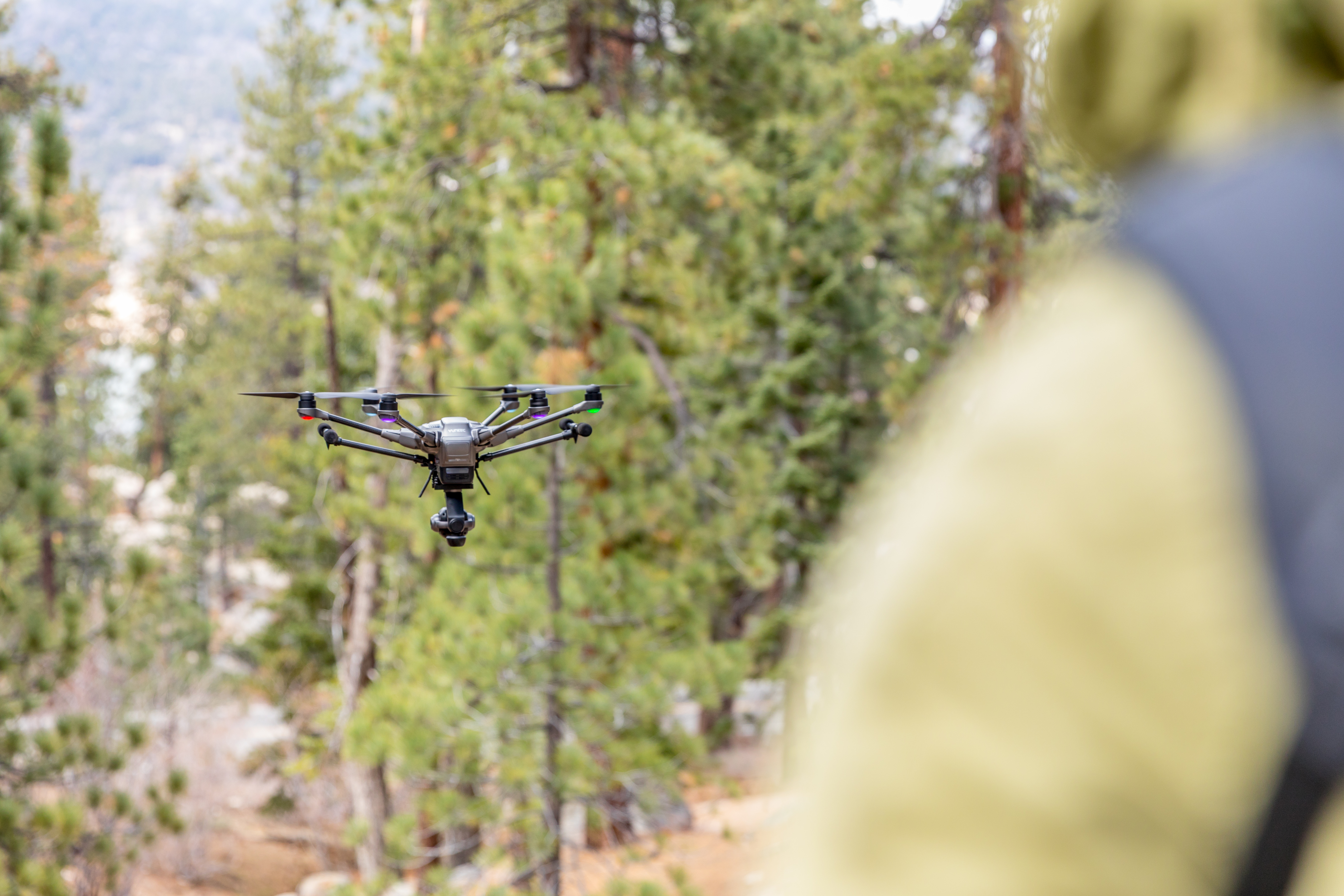 YUNEEC Typhoon H Plus mit Intel RealSense, Drohne mit Premium-Kamera (20 MP, 4K mit 60FPS) Drohne, Schwarz