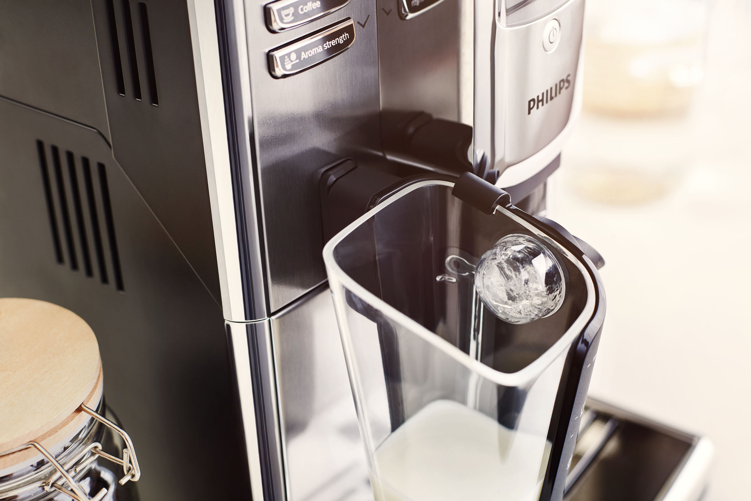PHILIPS EP 5335/10 5000 Latte Go Kaffeevollautomat Edelstahl/Schwarz (Wassertank)