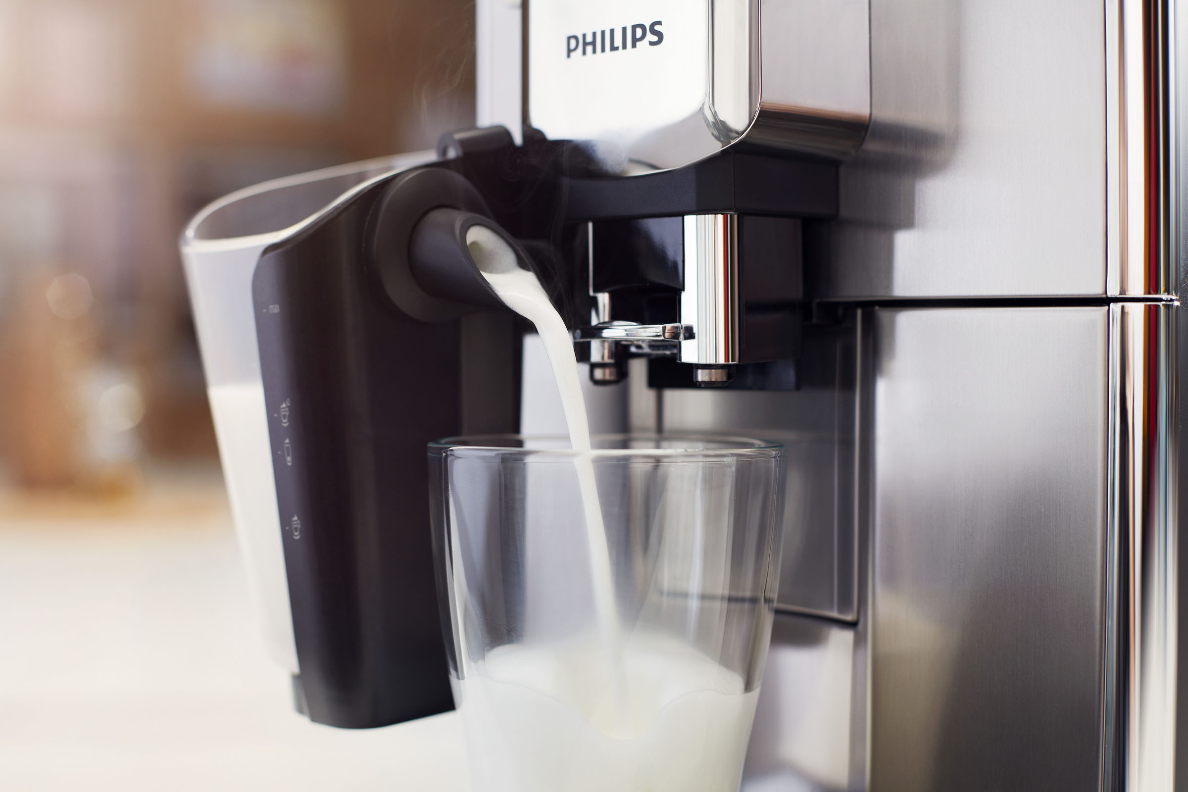 PHILIPS EP 5335/10 5000 Latte Go Kaffeevollautomat Edelstahl/Schwarz (Wassertank)