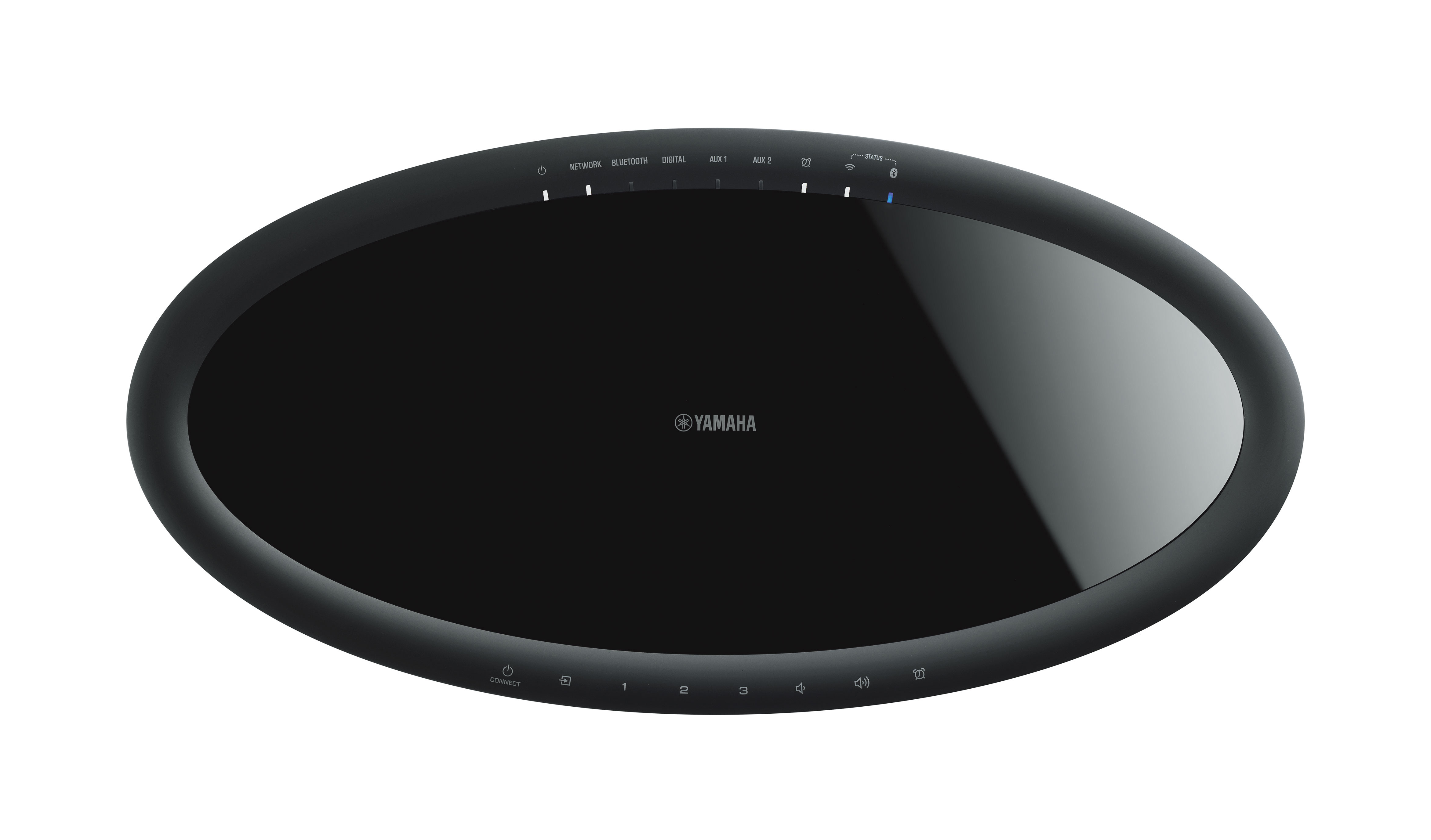 Schwarzes Yamaha-Soundsystem. Es hat Netz-, Bluetooth- und andere Funktionstasten. Die Oberfläche ist glänzend.