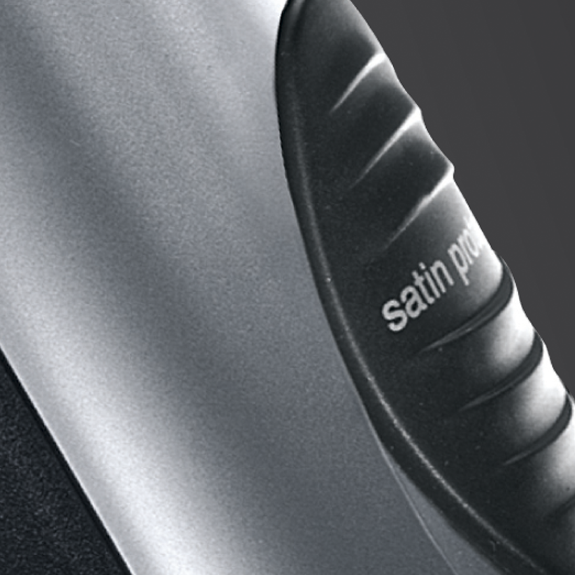 BRAUN Satin Hair 7 HD 710 mit IONTEC Haartrockner Schwarz (2200 Watt)