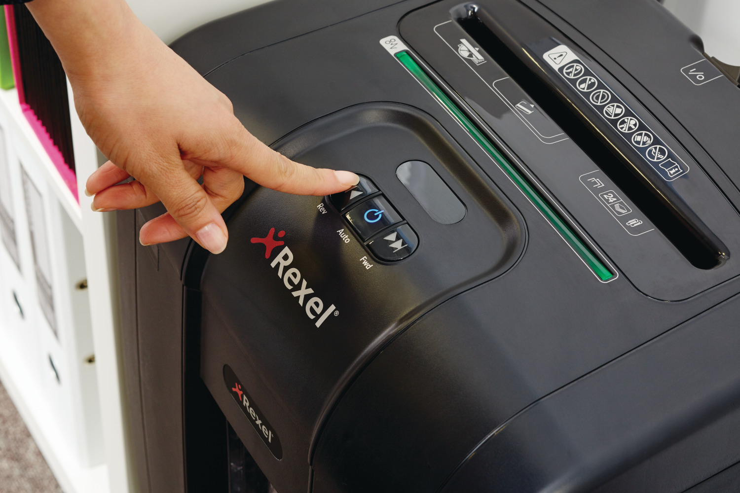 REXEL Mercury™ RSX1834 Manueller Aktenvernichter, Schwarz