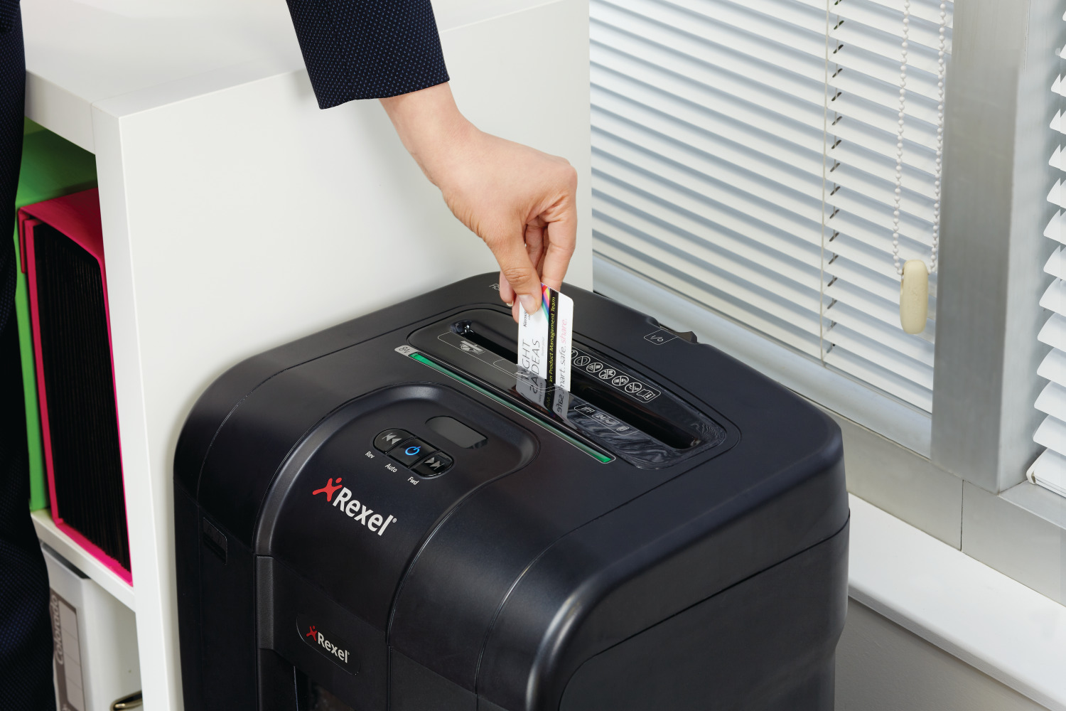 REXEL Mercury™ RSX1834 Manueller Aktenvernichter, Schwarz