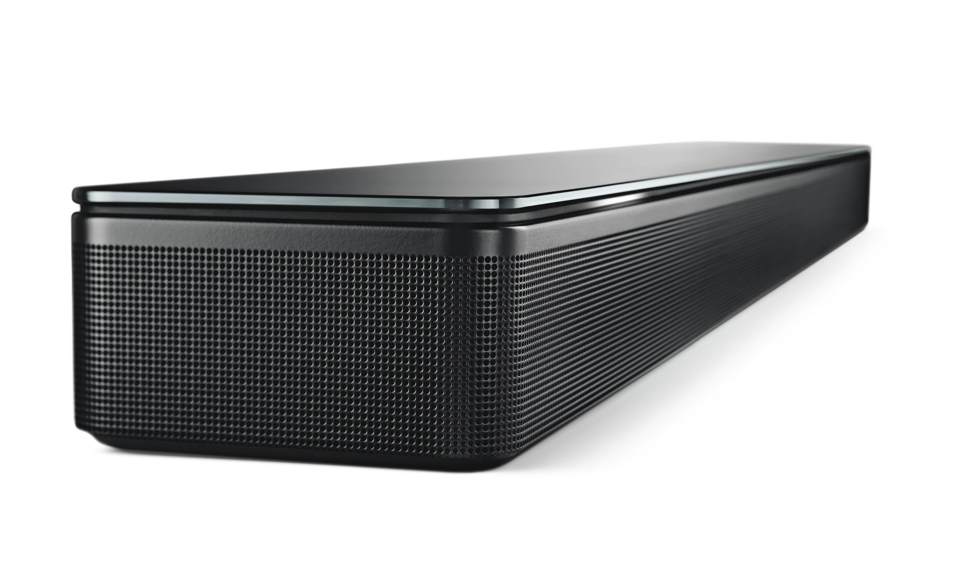 Eine schwarze Soundbar auf weißem Hintergrund. Sie hat ein schlankes Design mit glänzender Oberseite und Mesh-Front.