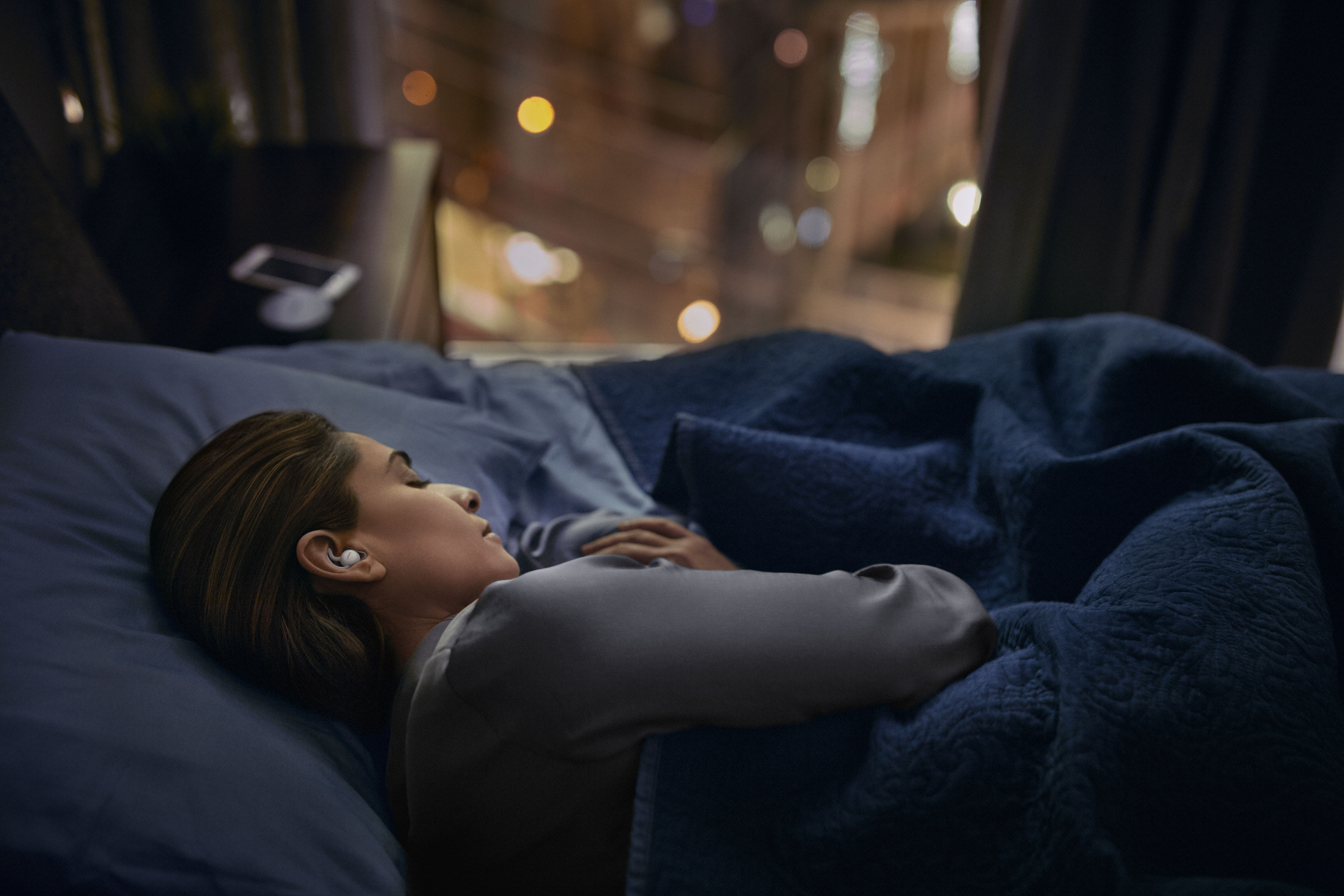 BOSE Noise-masking Sleepbuds™ Einschlaf- und Durchschlafhilfe Hellgrau