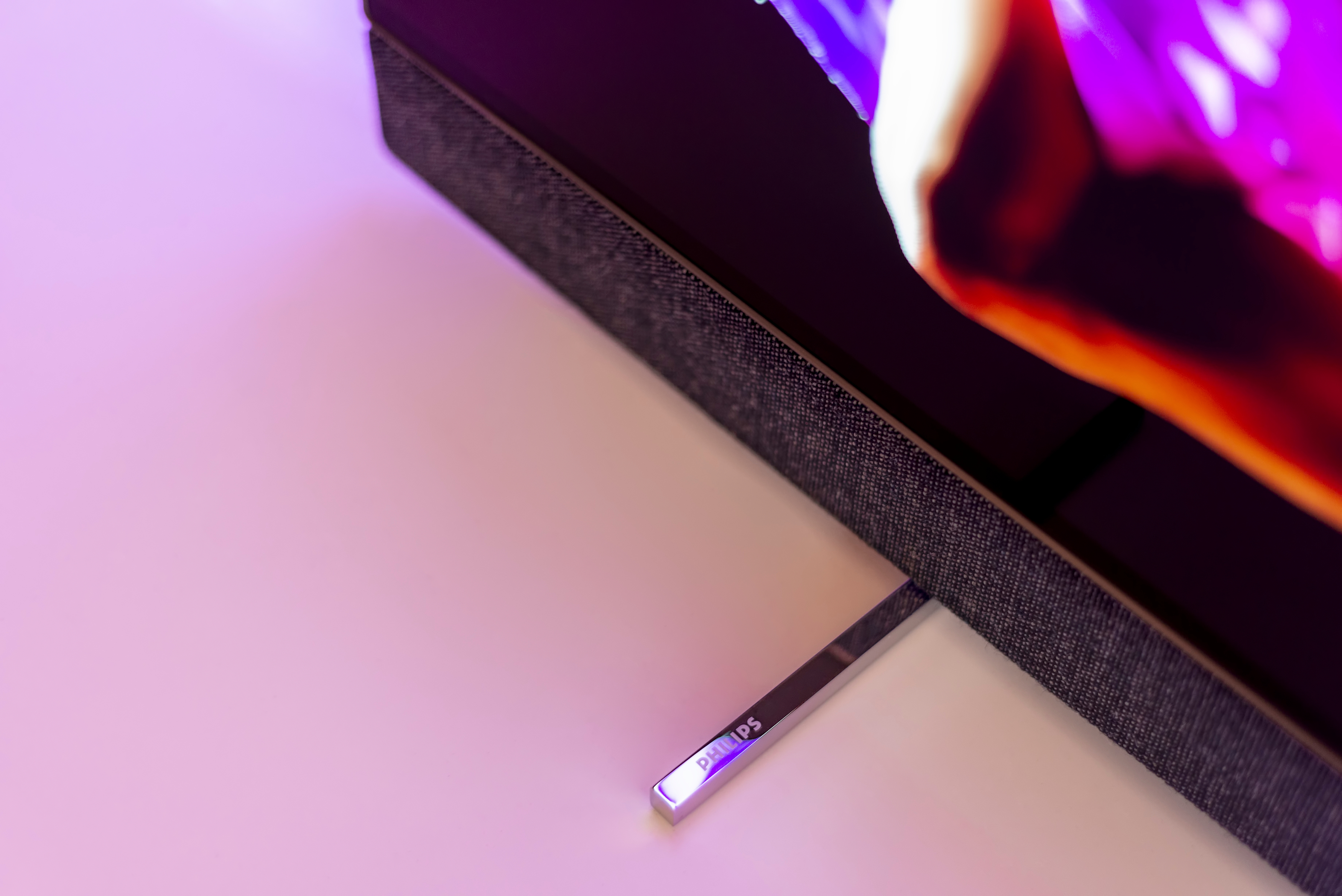 PHILIPS 65OLED903 OLED TV (Flat, 65 Zoll / 164 cm, UHD 4K, SMART TV, Ambilight, Android TV)