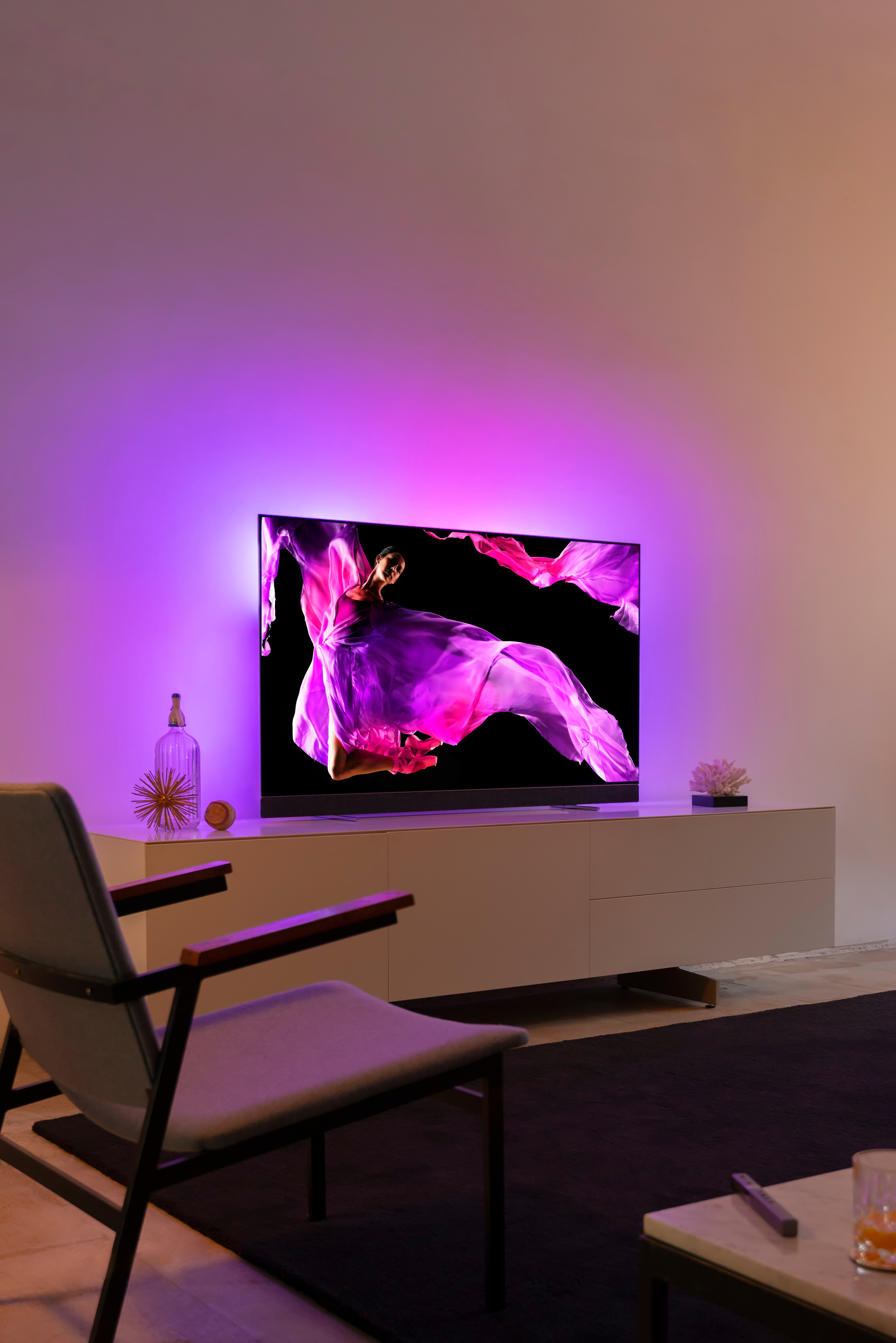 PHILIPS 55OLED903 OLED TV (Flat, 55 Zoll / 139 cm, UHD 4K, SMART TV, Ambilight, Android TV)