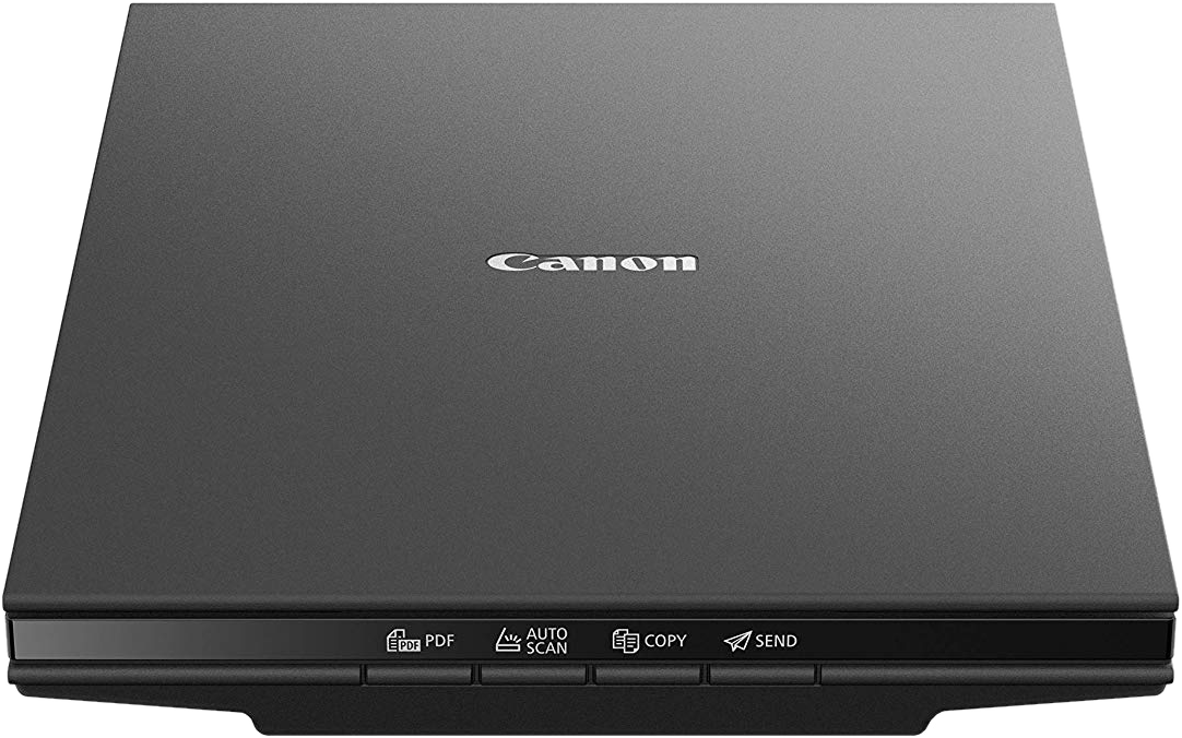 Un scanner Canon noir. Il a un dessus plat avec le logo Canon et des boutons de commande en bas.