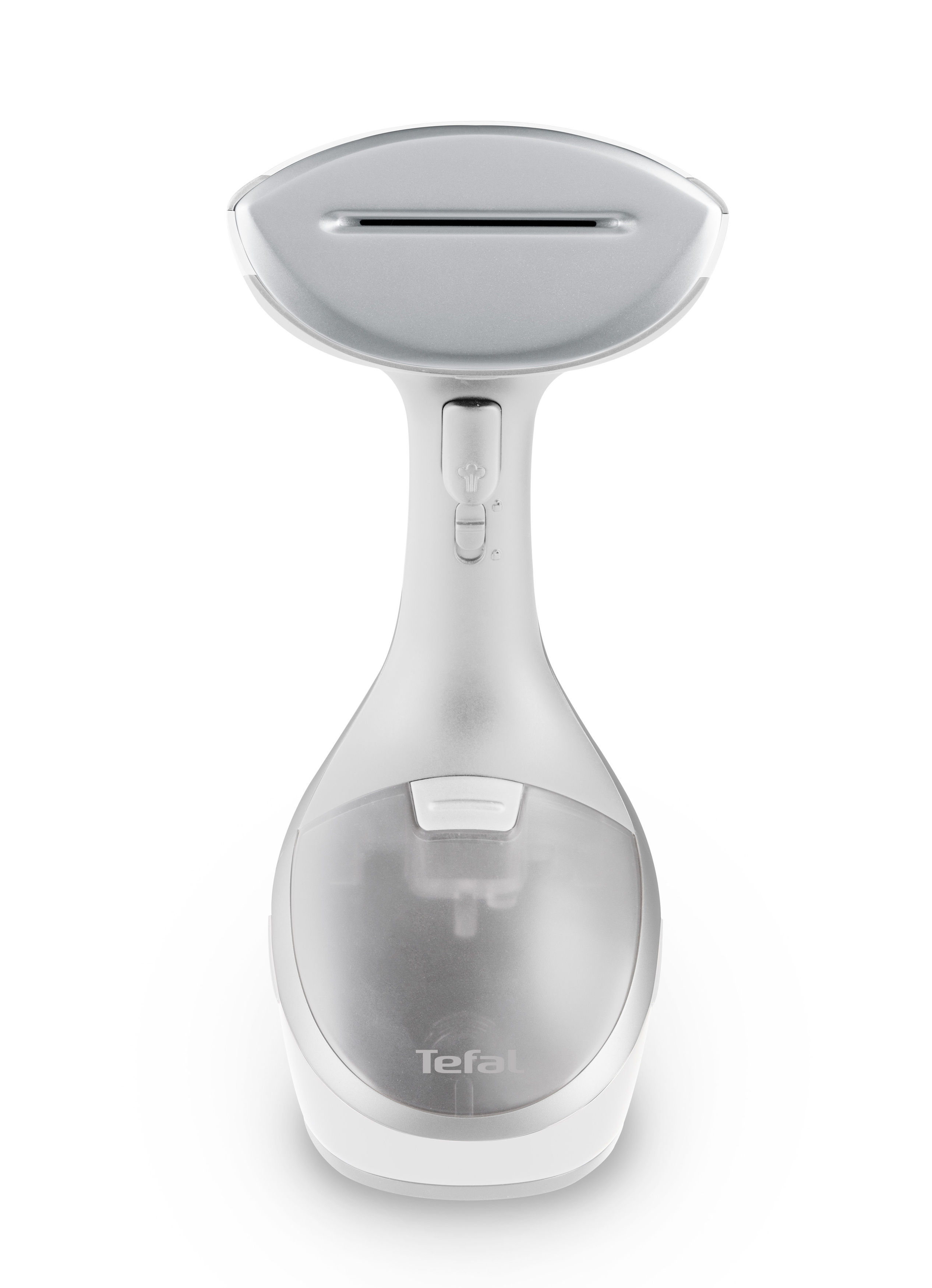 Weißer und silberner Tefal-Kleidungsdampfer. Das Gerät steht aufrecht vor weißem Hintergrund.
