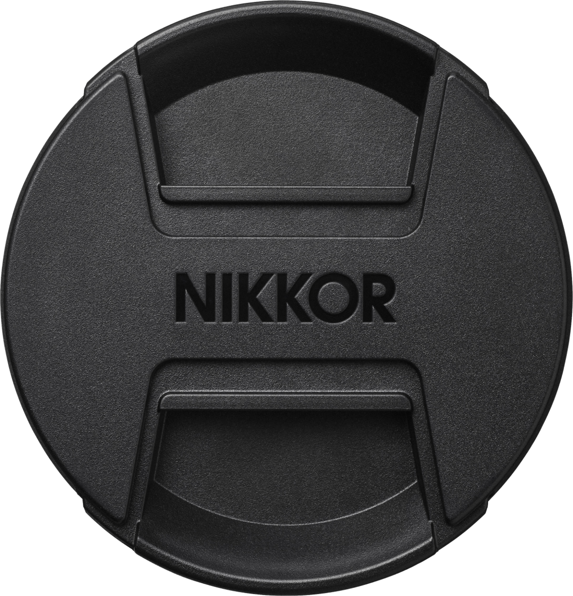 Bouchon d'objectif noir avec le mot NIKKOR imprimé en blanc au centre. C'est un bouchon rond et plat.