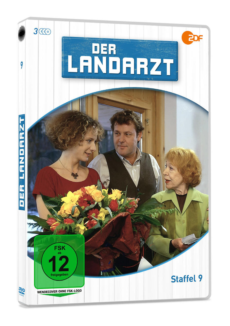 DVD-Cover mit drei Personen, Blumen und Text auf weißem Hintergrund.
