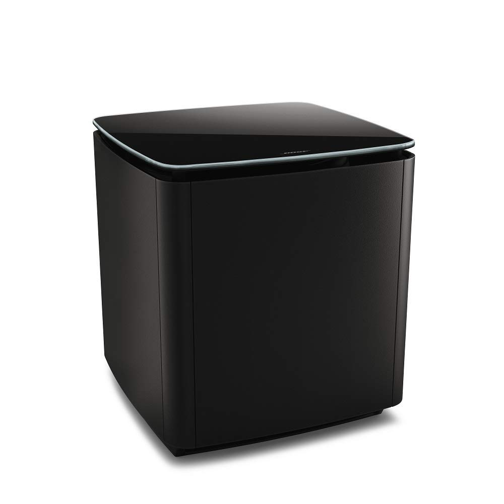 Caisson de basses carré noir avec dessus en verre. Isolé sur fond blanc, en biais.