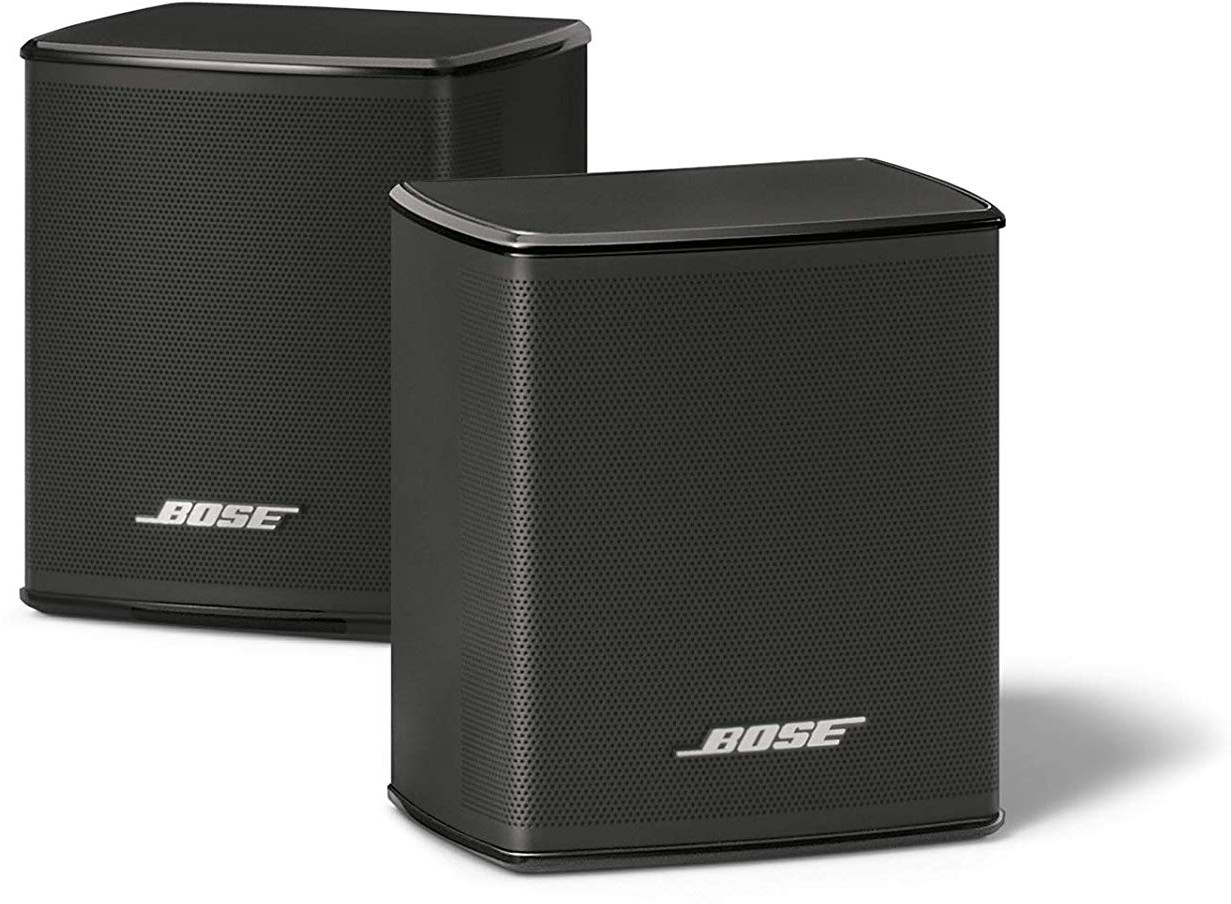 Deux enceintes noires avec le logo Bose. Elles sont rectangulaires et côte à côte.