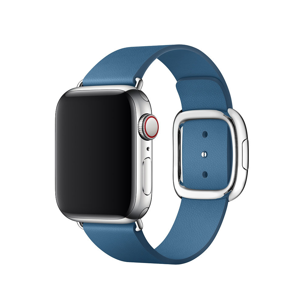 Silberne Apple Watch mit blauem Band, weißer Hintergrund.