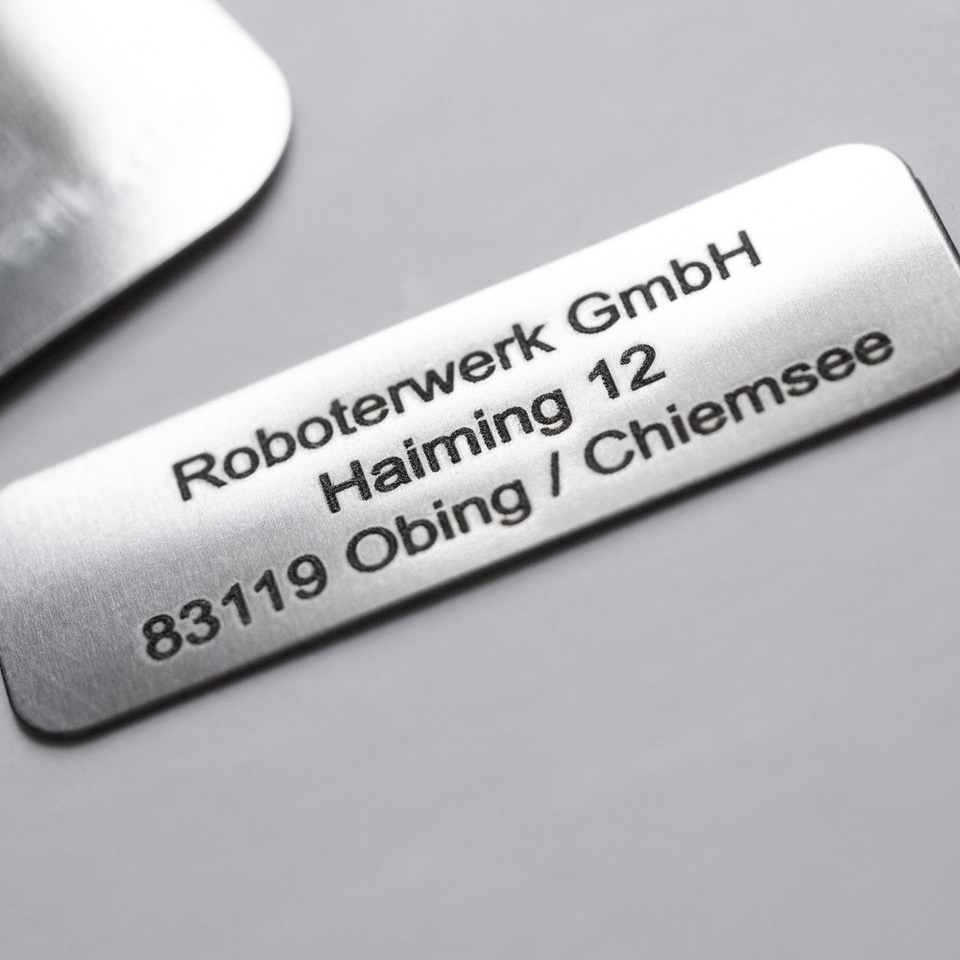 ROBOTERWERK Drohnenkennzeichen aus Titan-Gutschein Plakette, Kennzeichen, Silber