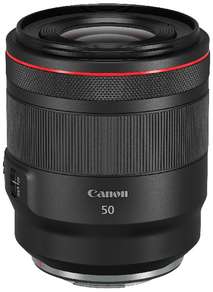 Canon 50mm Objektiv mit rotem Ring. Schwarzer Körper, Canon und 50 auf dem Objektiv gedruckt.