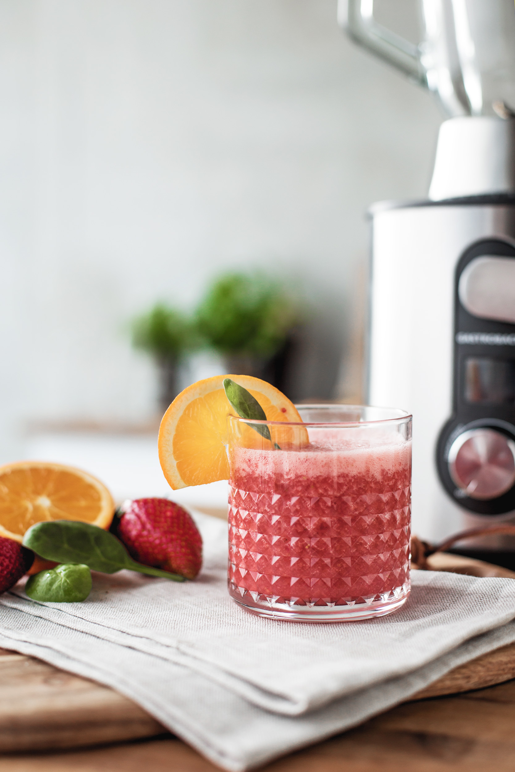 GASTROBACK 40152 Design Multi Juicer Digital Plus Entsafter 1300 Watt, Edelstahl