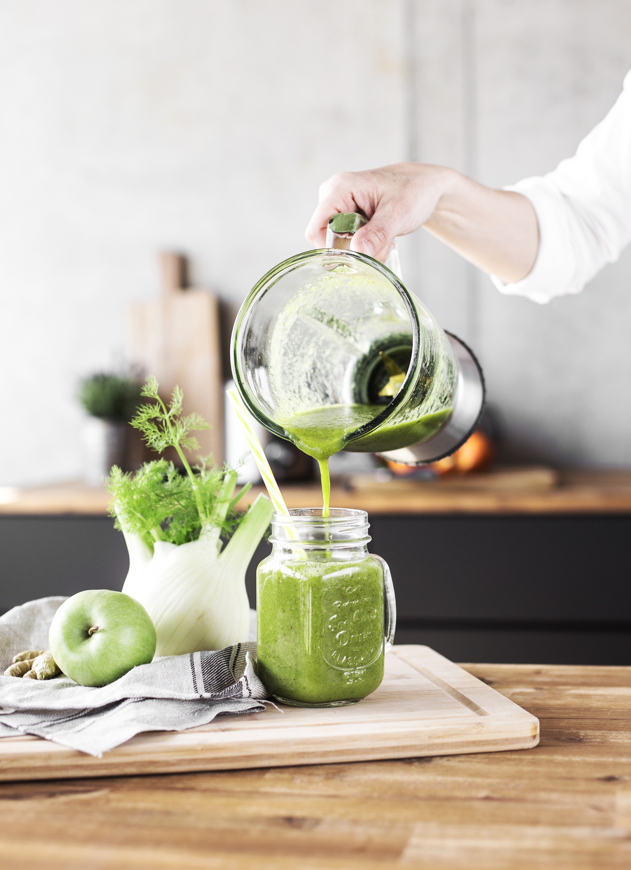 GASTROBACK 40152 Design Multi Juicer Digital Plus Entsafter 1300 Watt, Edelstahl