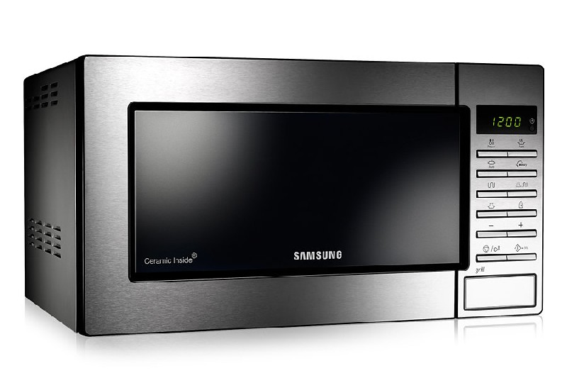 Horno microondas Samsung de acero inoxidable con pantalla digital y panel de control.