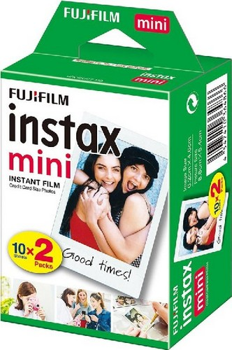 Caja verde de película Fujifilm Instax Mini. Contiene paquetes de película. Fondo blanco.