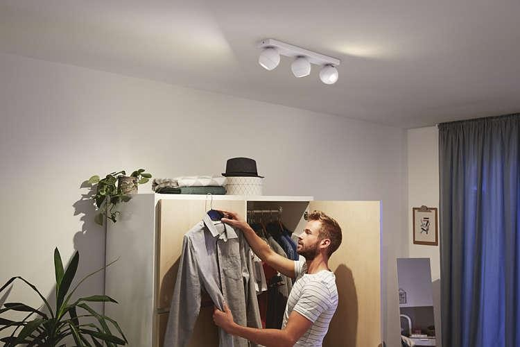 Foco - Philips Hue Buckram, Triple, Inteligente, LED blanco, Con mando, Luz blanca de cálida a fría