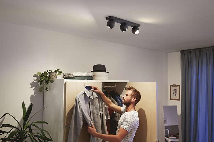 Foco - Philips Hue Ambiance, Triple inteligente, LED negro, Con mando, Luz blanca de cálida a fría