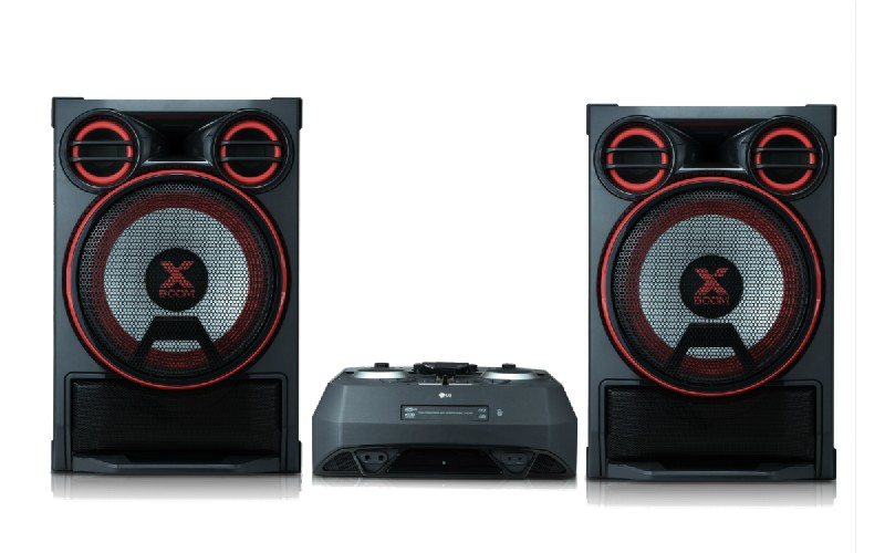 Dos altavoces negros LG XBOOM con detalles rojos y unidad de control central.