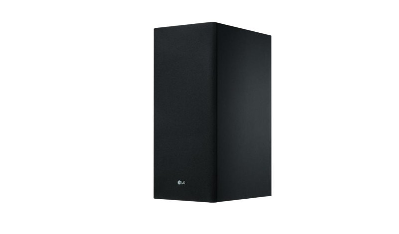 Subwoofer rectangular negro, con el logotipo de LG, sobre un fondo blanco. El lateral es visible.