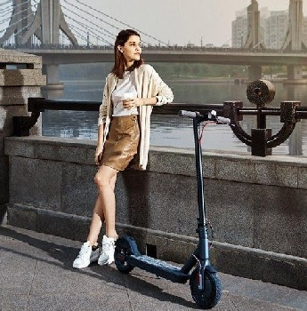 Patinete eléctrico - Xiaomi Mi Electric Scooter M365, 25 km/h, Autonomía 30 km, Plegable, Negro
