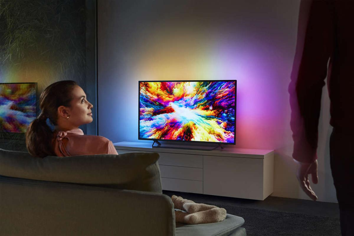 TV LED 55"-Philips 55PUS7303/12, UHD 4K, Ambilight 3 lados, P5, HDR Plus, Quad Core, Pixel Precise