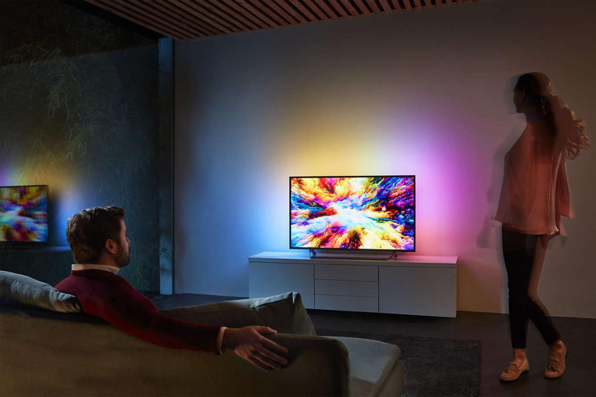 TV LED 55"-Philips 55PUS7303/12, UHD 4K, Ambilight 3 lados, P5, HDR Plus, Quad Core, Pixel Precise